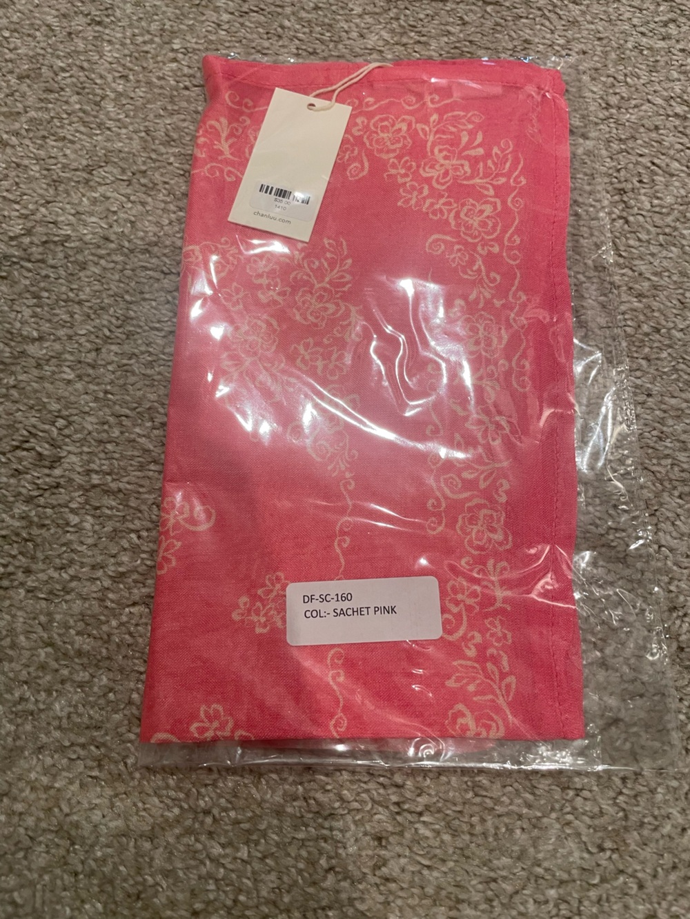 NWT Chan Luu Sachet Pink Floral Scarf